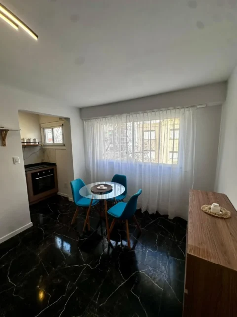 Departamentos, pisos y semipisos en Venta — Las Heras 2385