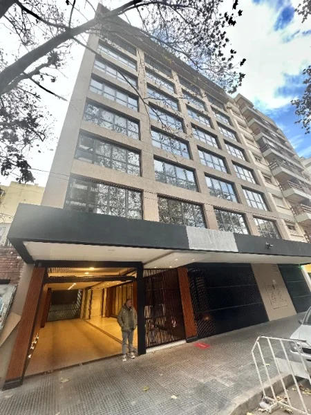 Oficinas en Alquiler — Mitre y bolivar