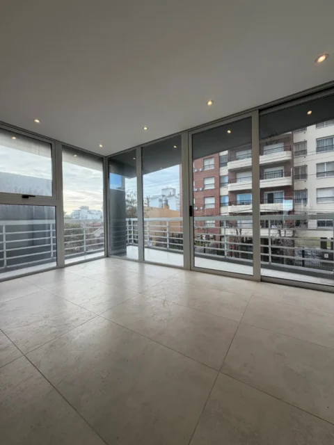 Departamentos, pisos y semipisos en Venta — Catamarca 3583
