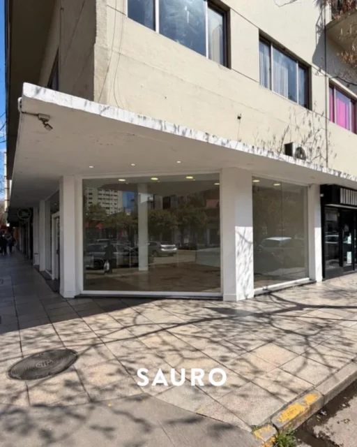 Locales en Alquiler — Rivadavia 3110