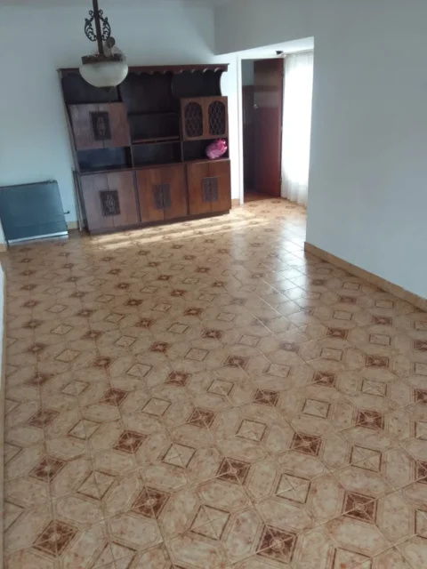 Departamentos, pisos y semipisos en Alquiler — Entre Rios 4600