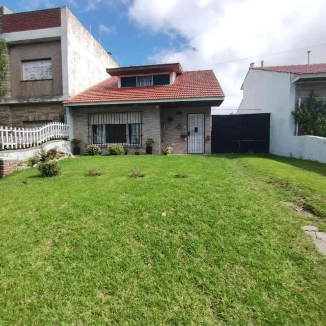 Casas, chalets en Venta — Azopardo