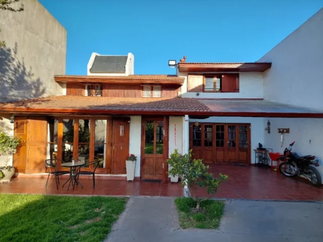 Casas, chalets en Venta — OLAZAR 860