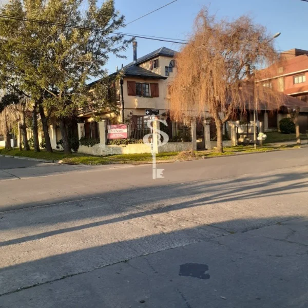 Casas, chalets en Venta — Azcuenaga