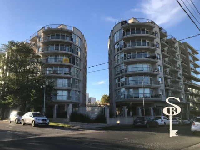 Departamentos, pisos y semipisos en Venta — Sarmiento