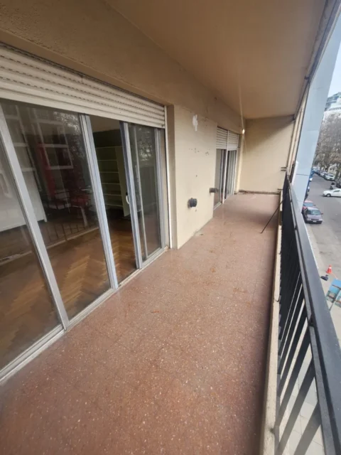 Departamentos, pisos y semipisos en Venta — HIPOLITO IRIGOYEN 1360