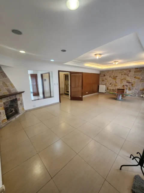 Casas, chalets en Alquiler — Larrea 2400