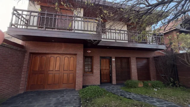Casas, chalets en Venta — Rio Negro 4977