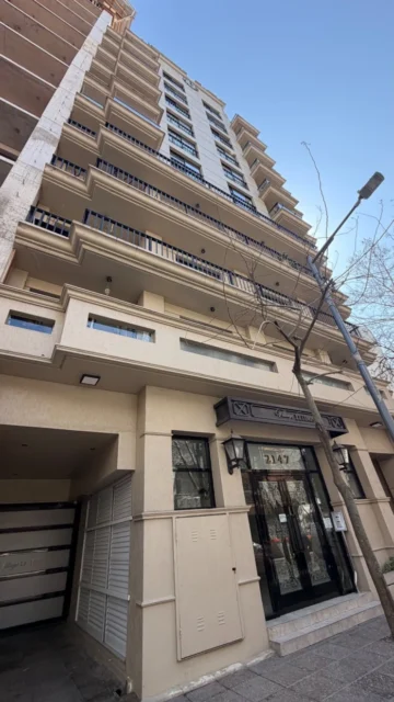 Departamentos, pisos y semipisos en Alquiler — Catamarca 2147