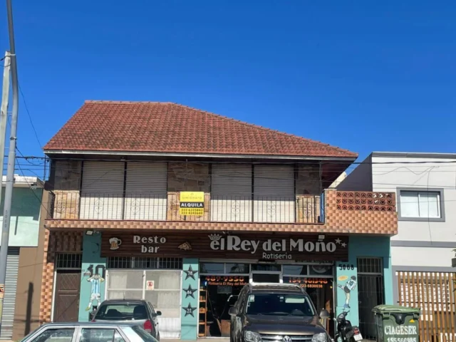 Casas, chalets en Alquiler — Avda Fortunato de la Plaza 5064