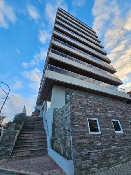 Departamentos, pisos y semipisos en Venta — Av Colon 914