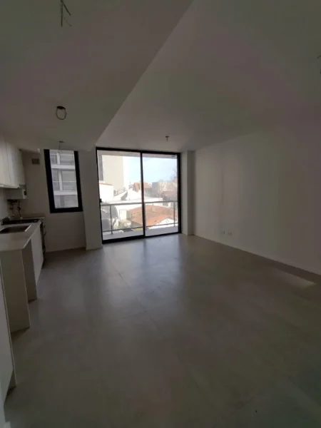 Departamentos, pisos y semipisos en Venta — Alsina 2600