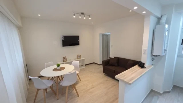 Departamentos, pisos y semipisos en Venta — Moreno 2328