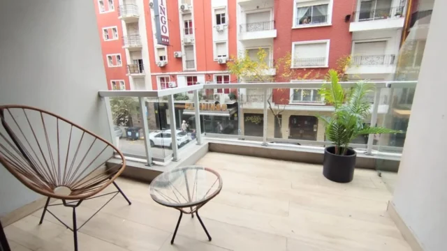 Departamentos, pisos y semipisos en Venta — Moreno 2184
