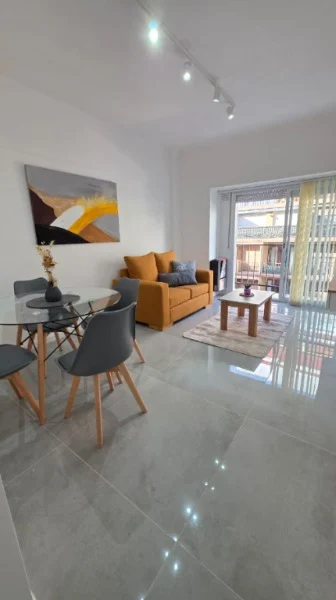 Departamentos, pisos y semipisos en Venta — BOLIVAR 2162