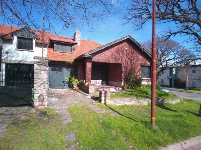 Casas, chalets en Venta — AVELLANEDA 500