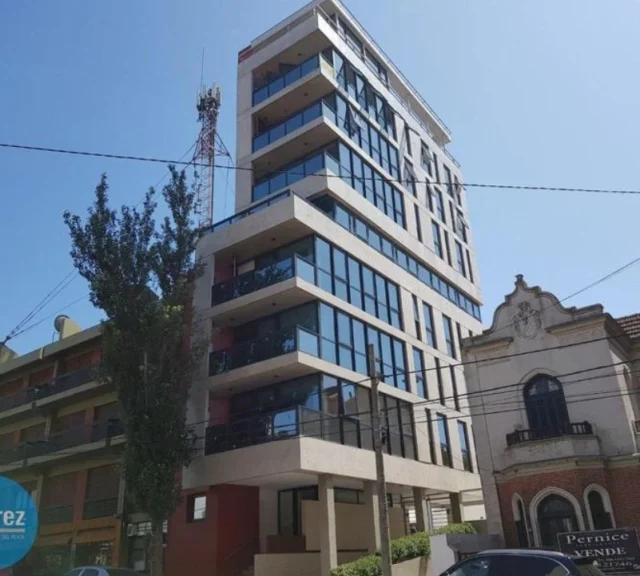 Departamentos, pisos y semipisos en Venta — QUINTANA  150