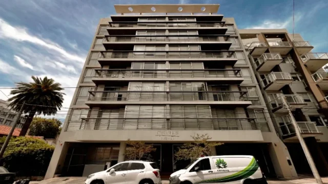Departamentos, pisos y semipisos en Venta — Sarmiento 3060