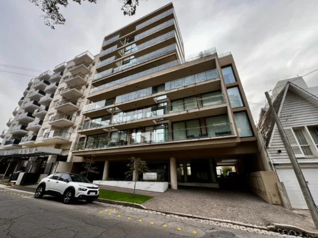 Departamentos, pisos y semipisos en Venta — SARMIENTO  3200