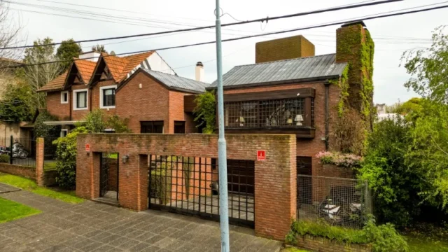 Casas, chalets en Venta — MENDOZA  3511