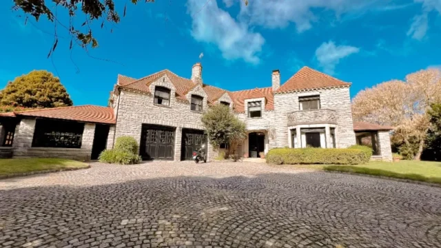 Casas, chalets en Venta — mendoza 3400
