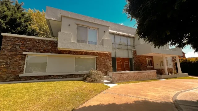 Casas, chalets en Venta — jorge newbery 4550