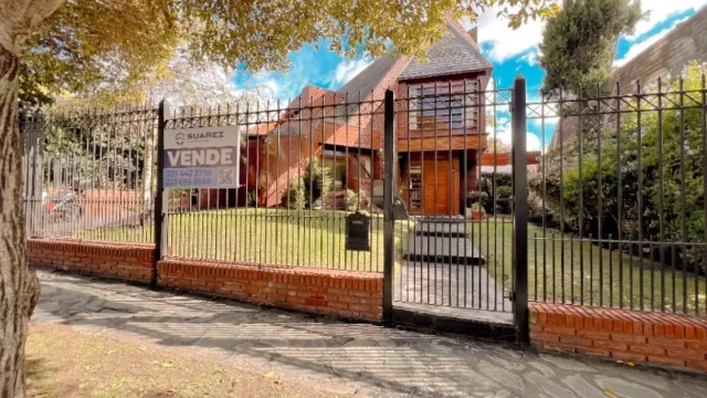 Casas, chalets en Venta — guemes 3659