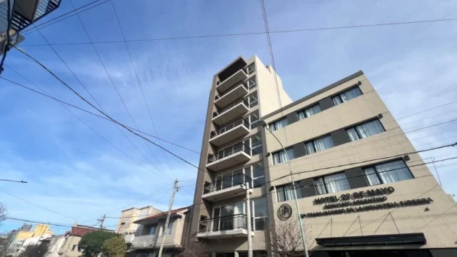 Departamentos, pisos y semipisos en Venta — Alvarado 1830