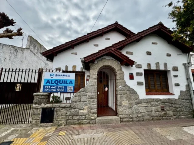 Casas, chalets en Alquiler — garay 1455