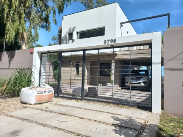 Casas, chalets en Venta — C. Los Lirios 1224