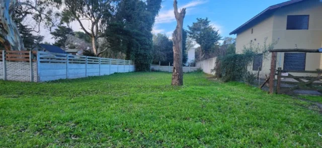 Lotes y terrenos en Venta — C. Los Tulipanes 2820