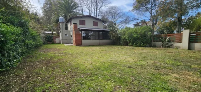 Casas, chalets en Venta — C. Los Lirios 1224