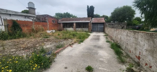 Casas, chalets en Venta — Calabrese 3345