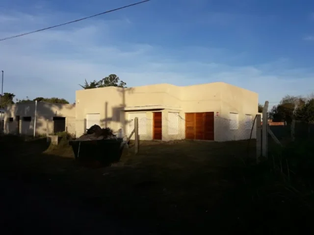 Casas, chalets en Venta — C. Viedma 3674