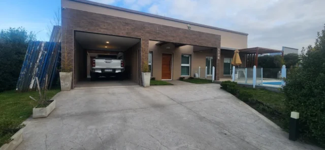 Casas, chalets en Venta — Los Laureles 1150