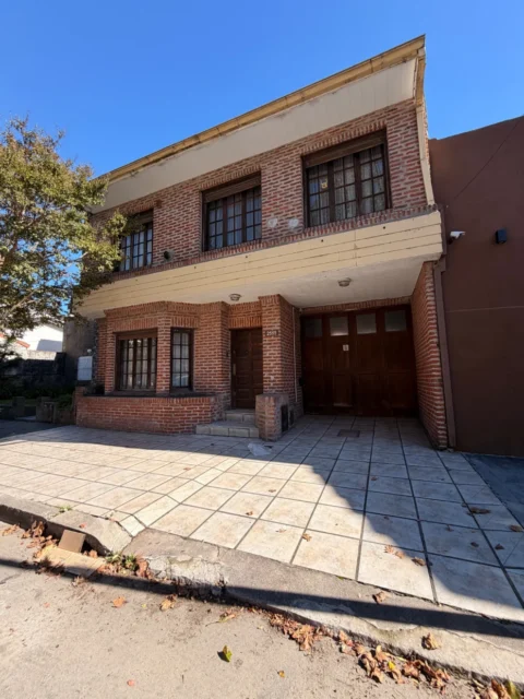 Casas, chalets en Venta — Olazábal 2555