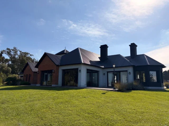 Lotes y terrenos en Venta — Av. Jorge Newbery 9370