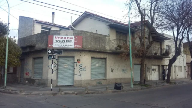 Locales en Venta — Bolívar 4600