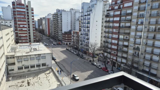 Departamentos, pisos y semipisos en Venta — Av. Colón 2384