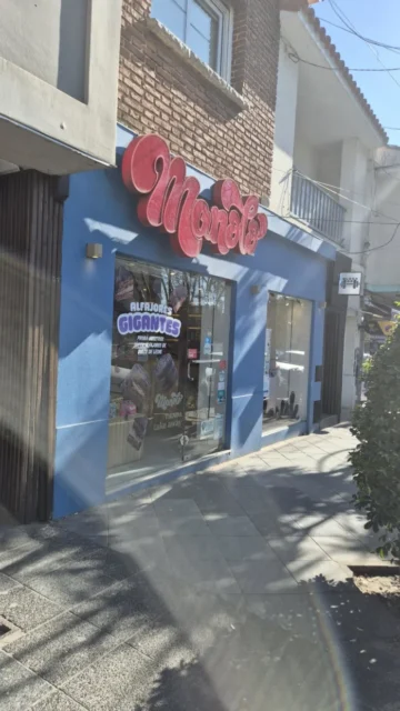 Locales en Alquiler — GUEMES 3200