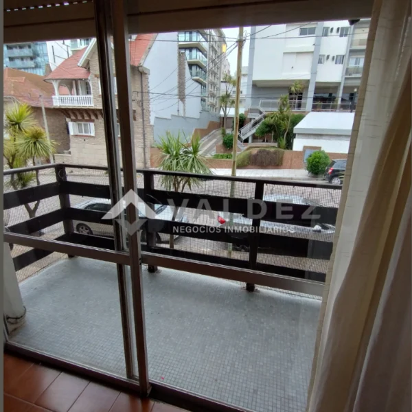 Departamentos, pisos y semipisos en Venta — Bolívar 955