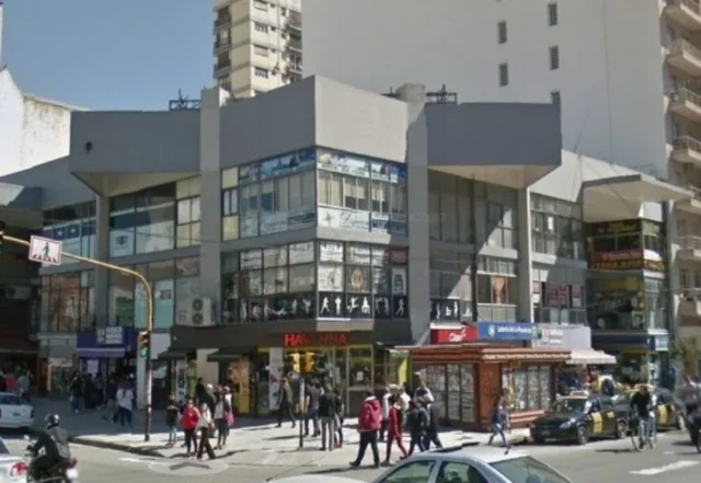 Oficinas en Alquiler — INDEPENDENCIA Y LURO