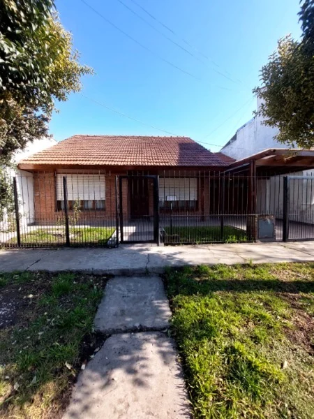 Casas, chalets en Venta — Juncal 377
