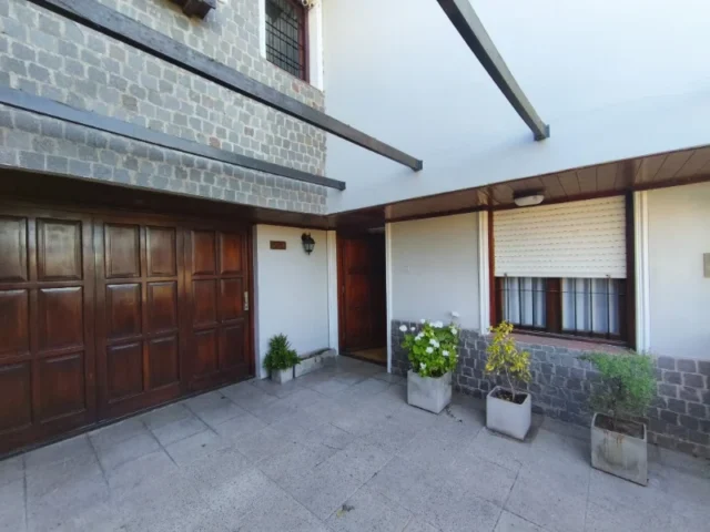 Casas, chalets en Venta — Chacabuco 5634