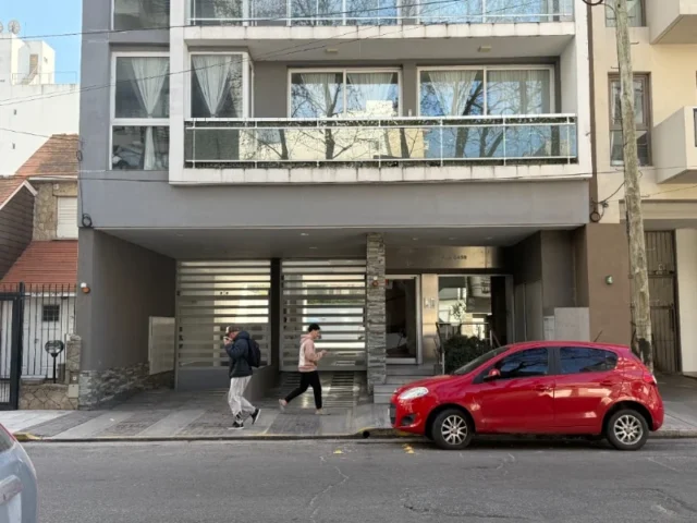 Departamentos, pisos y semipisos en Venta — LA RIOJA 2400