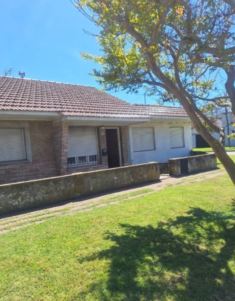Casas, chalets en Venta — Mateotti 1605
