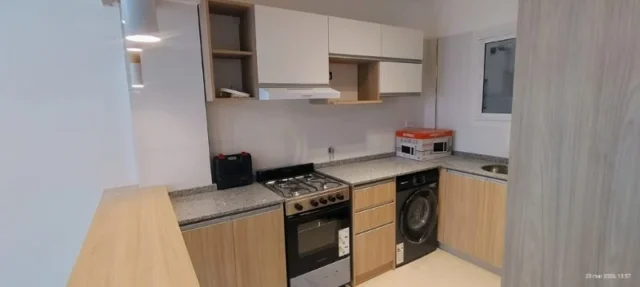 Departamentos, pisos y semipisos en Venta — Bolívar 2580