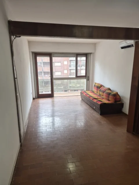 Departamentos, pisos y semipisos en Alquiler — Independencia 874