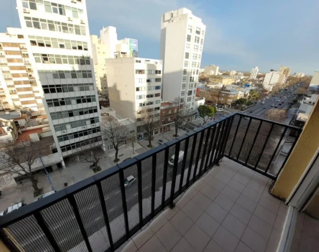 Departamentos, pisos y semipisos en Venta — Av. Colón 3137